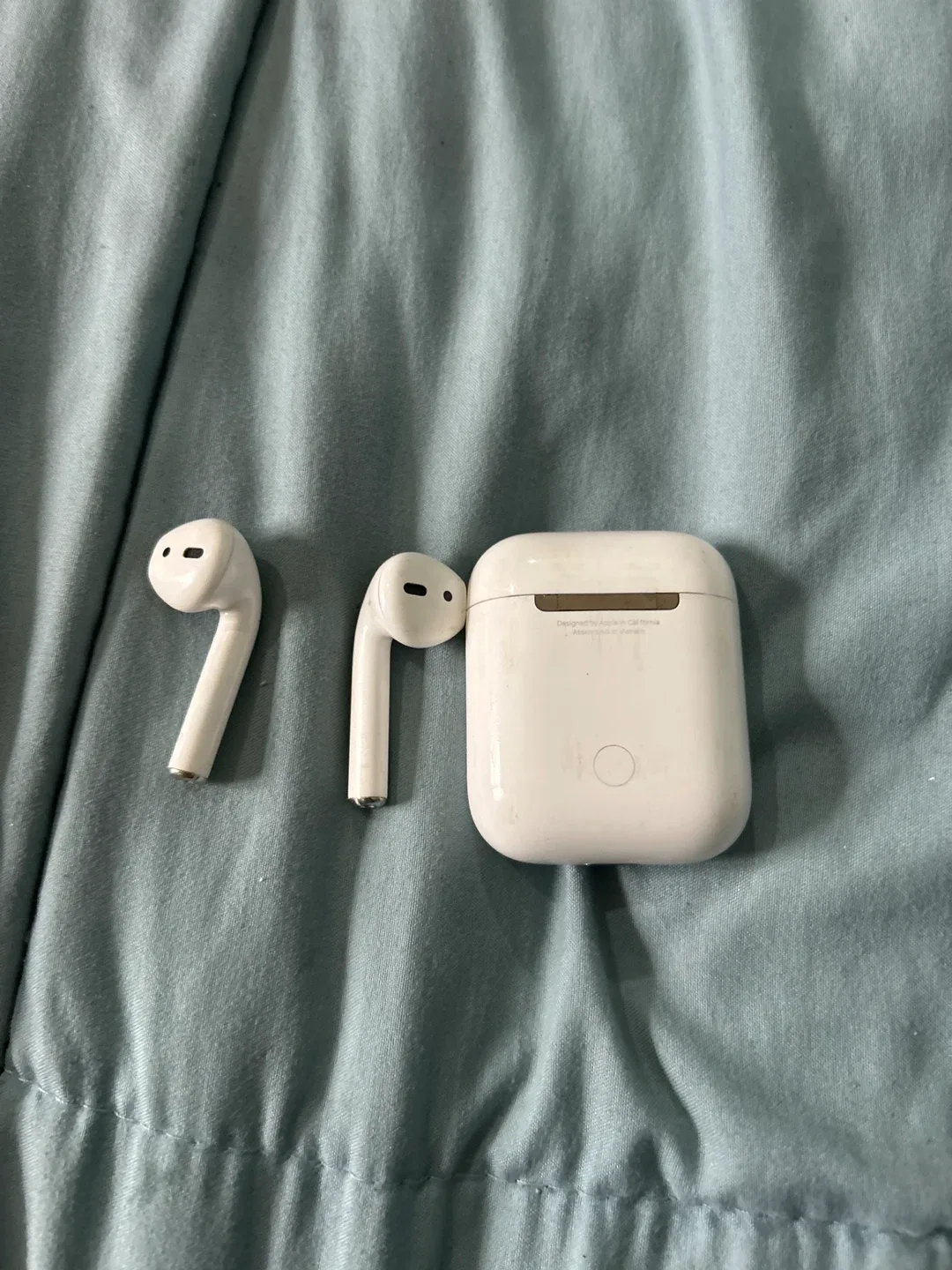 Apple AirPods (2nd generation) - White