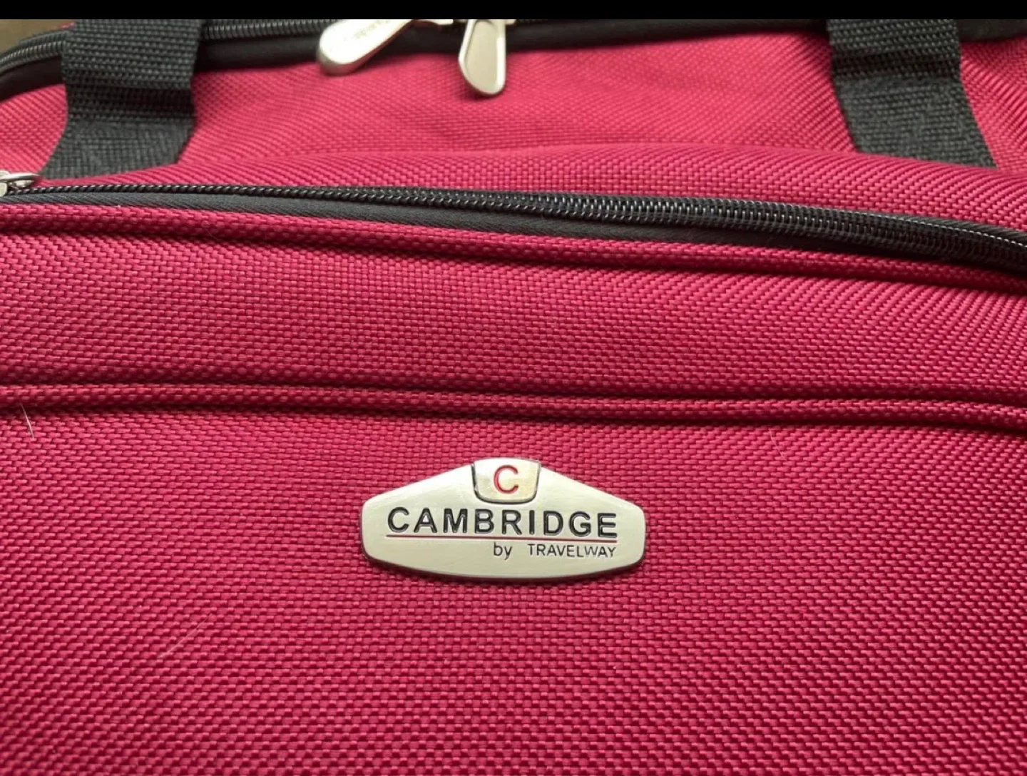 BN Cambridge Travelway Red set of 3 bags image indicator(4)