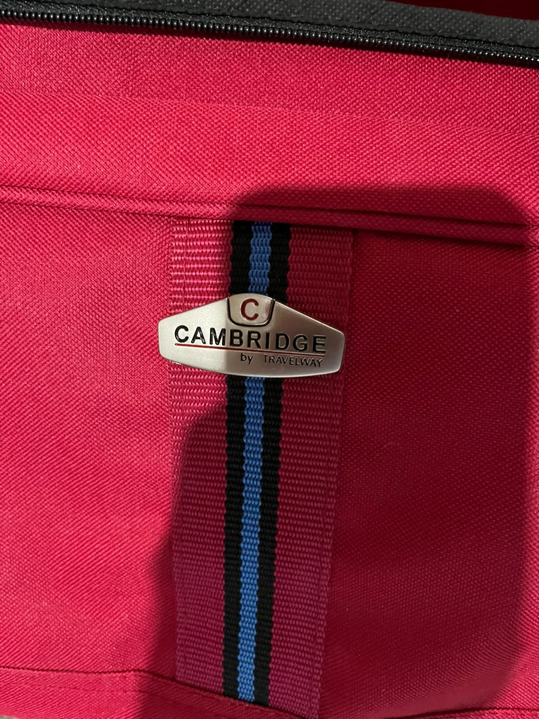 BN Cambridge Travelway Red set of 3 bags image indicator(3)