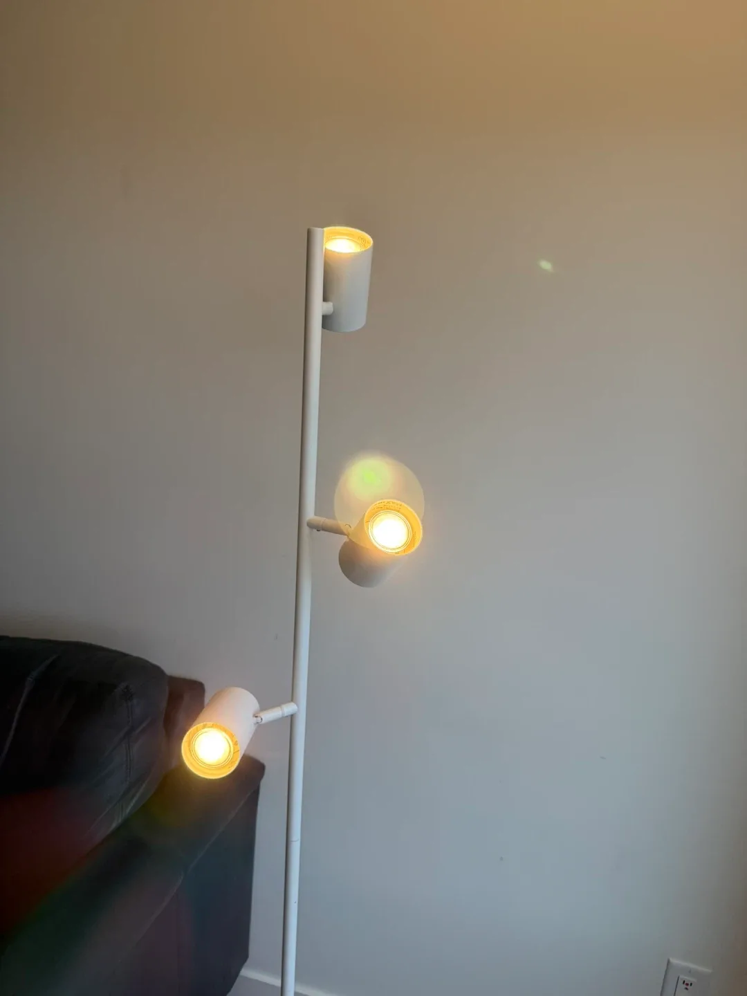 White Floor Lamp with 3 Adjustable Lights image indicator(2)
