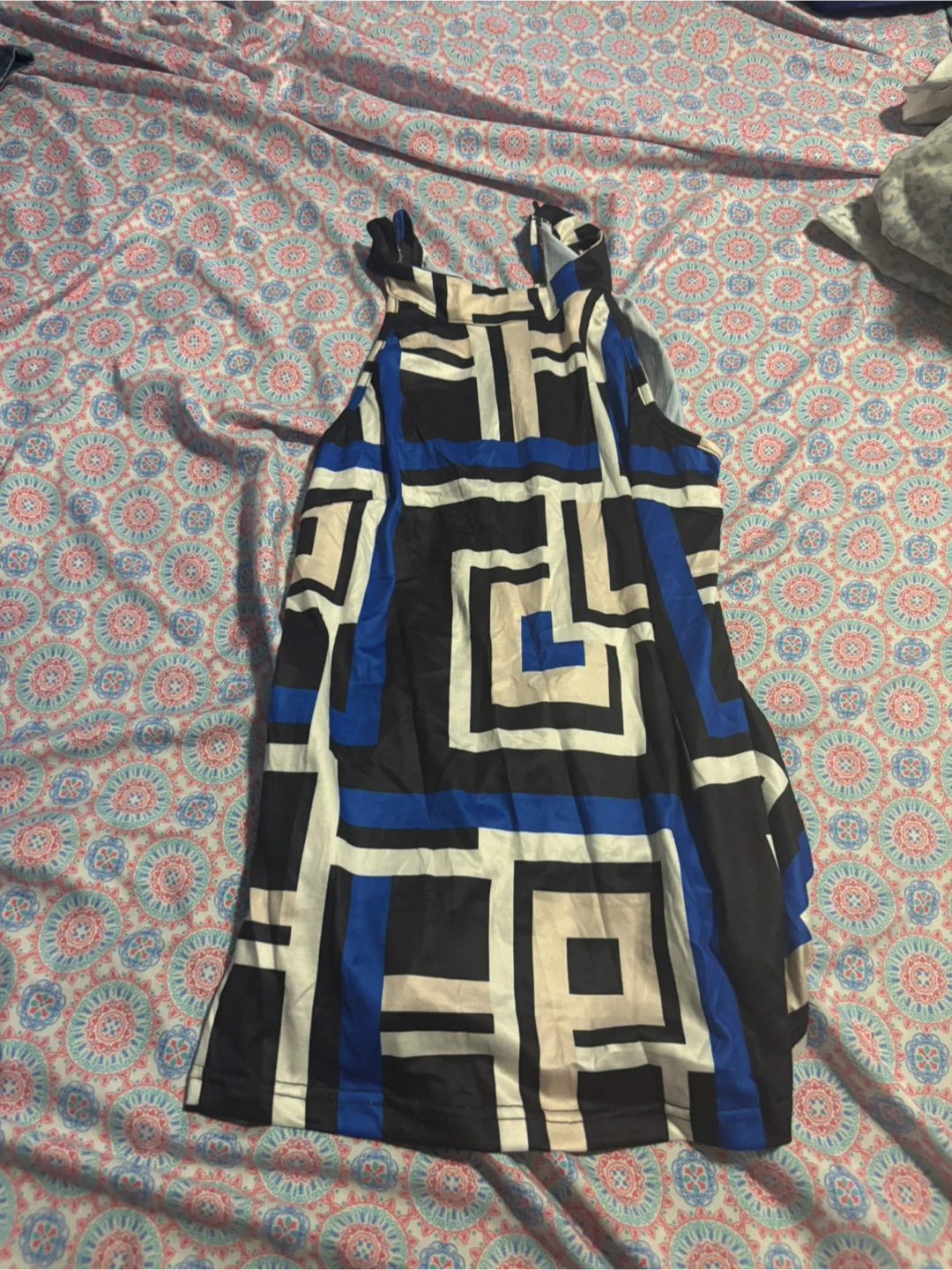 Geometric Print Sleeveless top