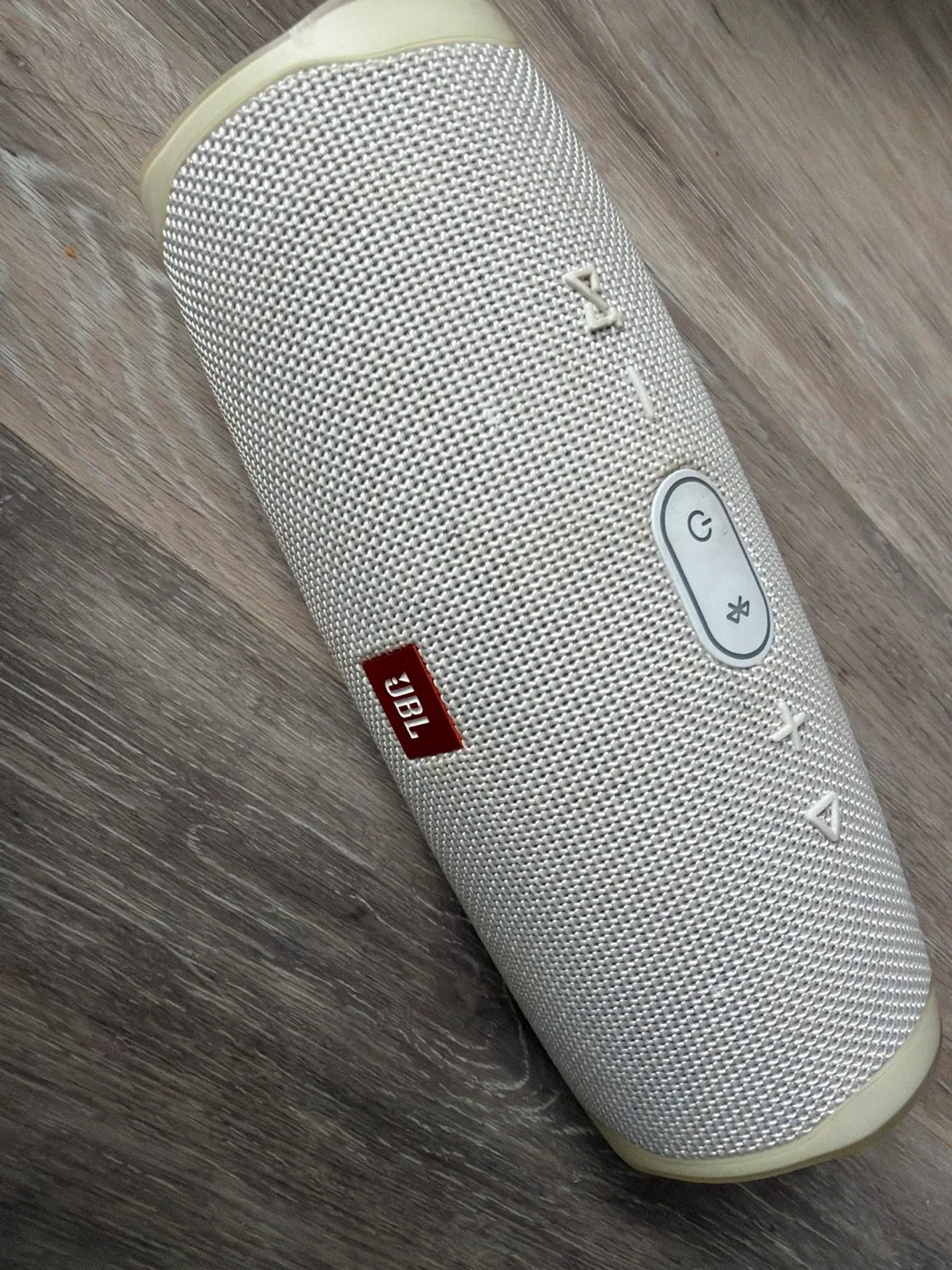 JBL Charge 4 White Portable Bluetooth Speaker