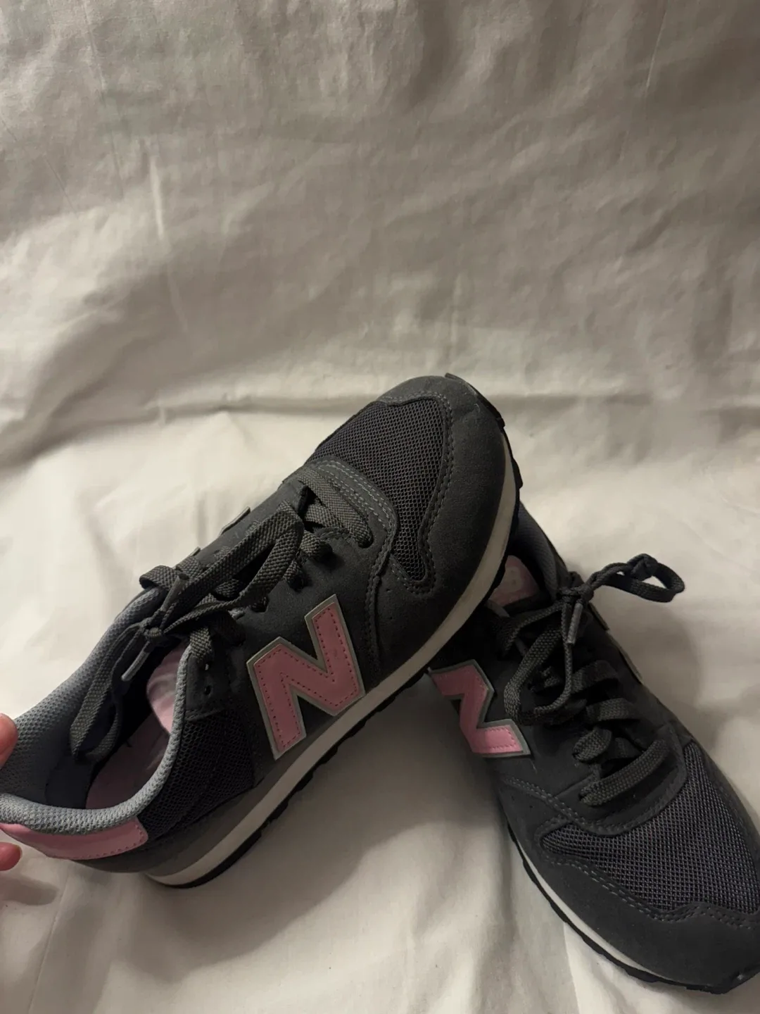 New Balance Sneakers image indicator(2)