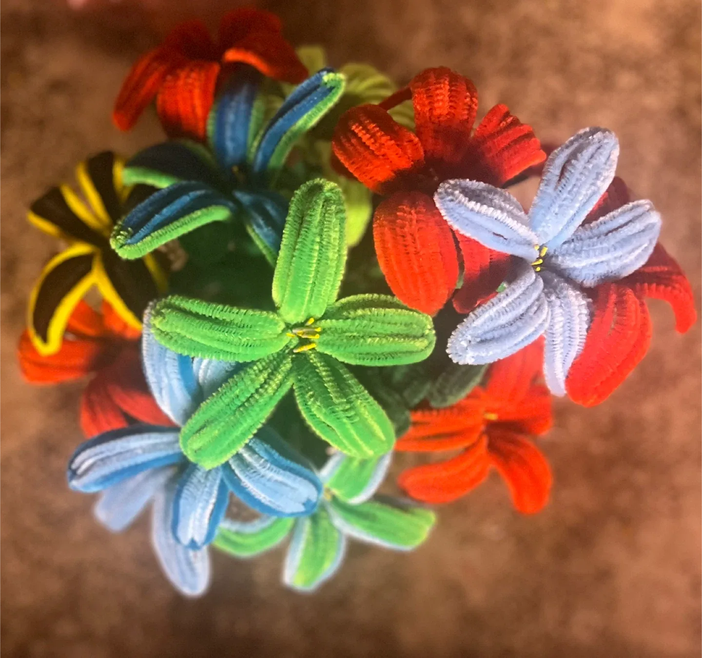 Handmade Pipe Cleaner Flowers image indicator(3)