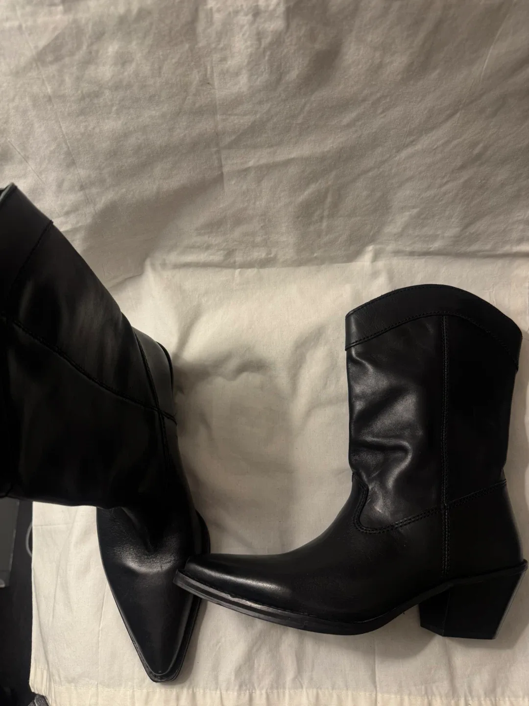 Zara boots image indicator(3)