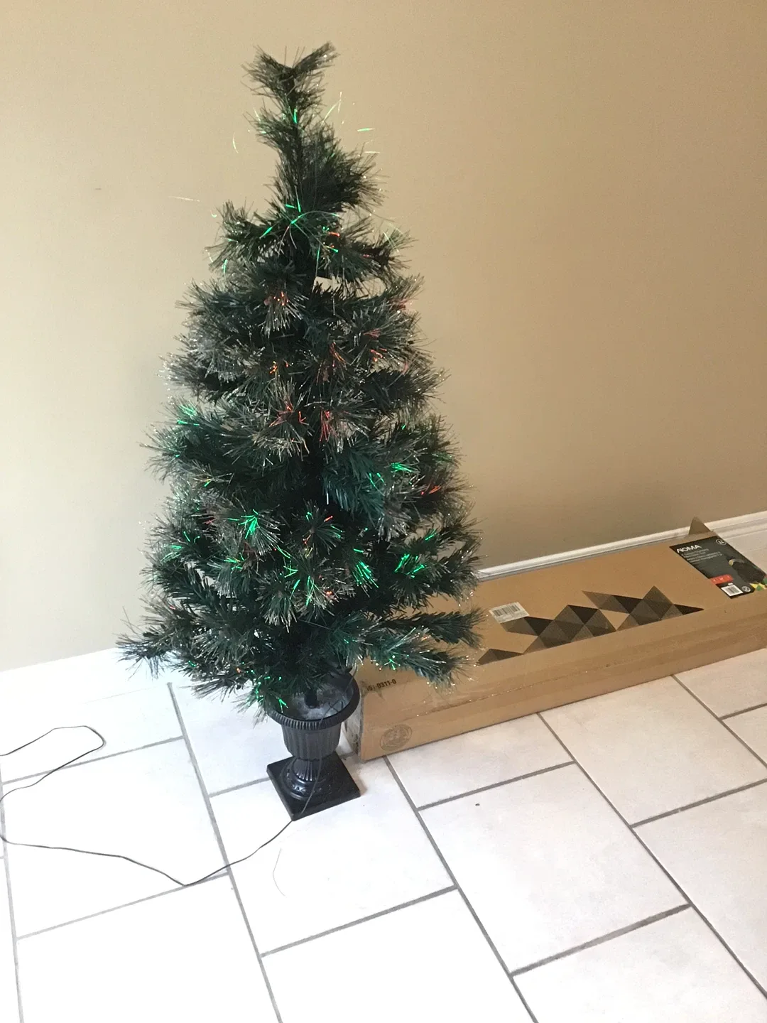 NOMA 4' Colour-Changing Fibre Optic Tree image indicator(3)