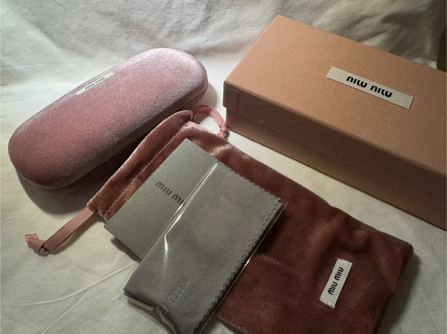 Miu Miu sunglasses image indicator(6)