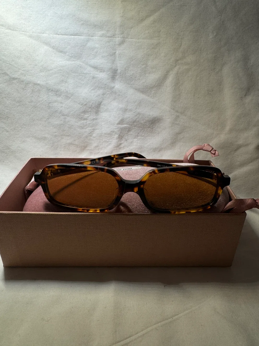 Miu Miu sunglasses image indicator(4)