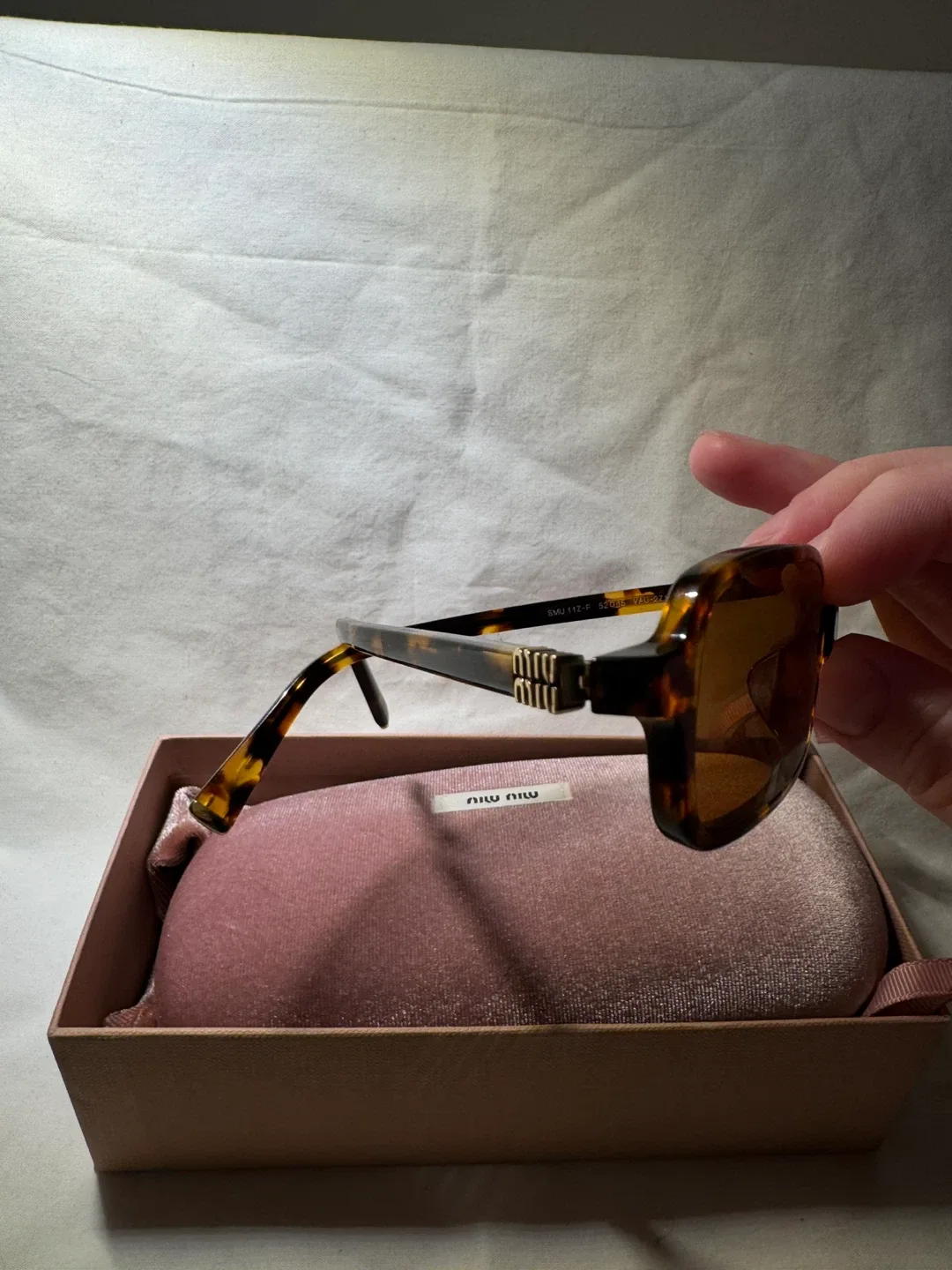 Miu Miu sunglasses image indicator(5)