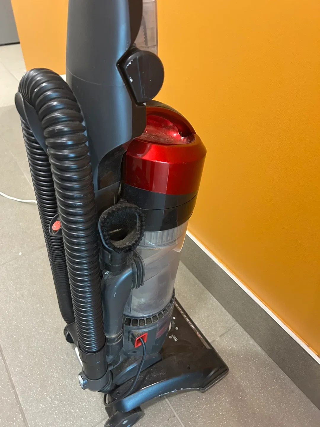 Hoover WindTunnel Rewind Vacuum image indicator(6)