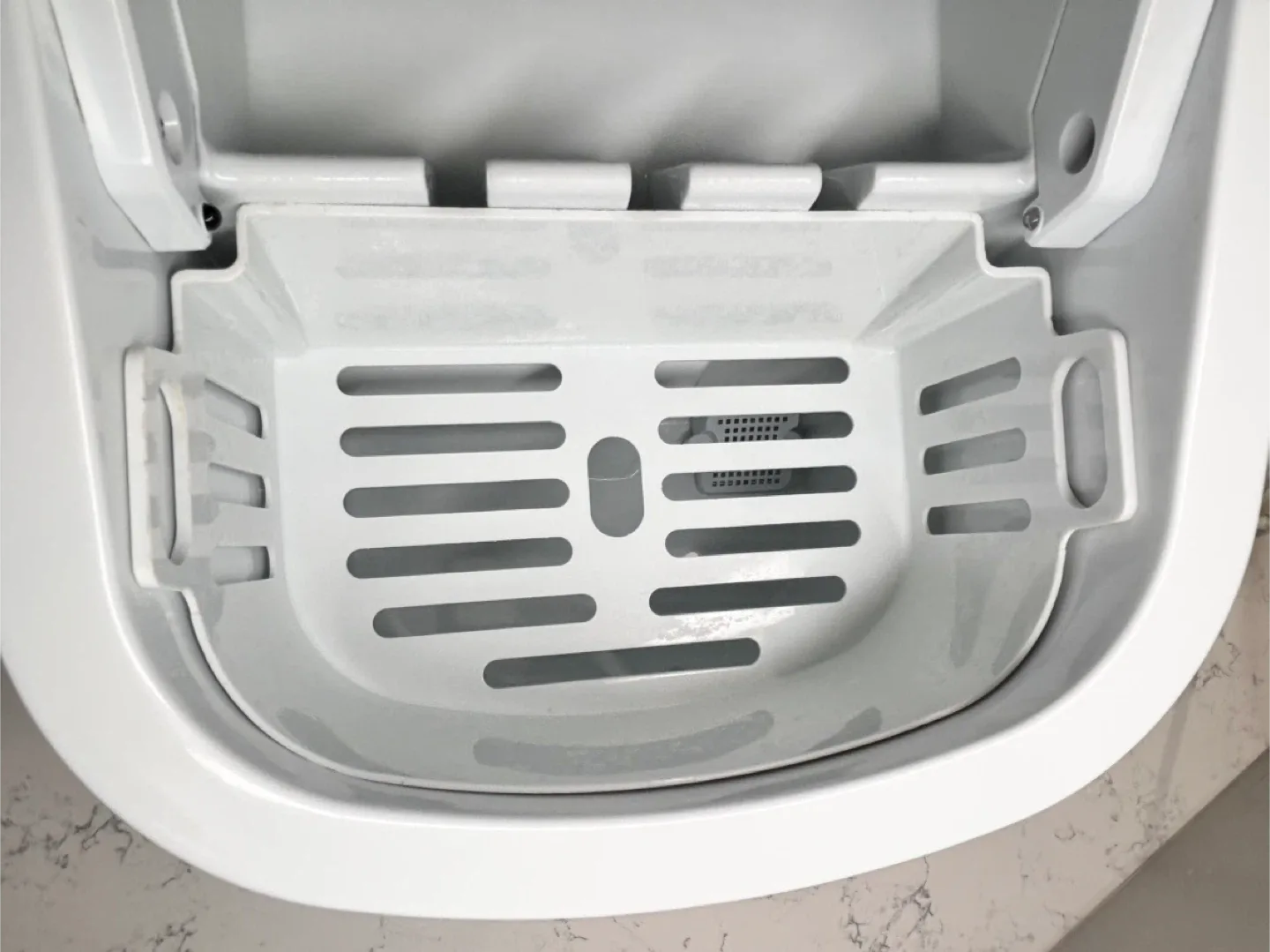 Ice Maker igloo ice maker RCA RIC102-SILVER image indicator(5)