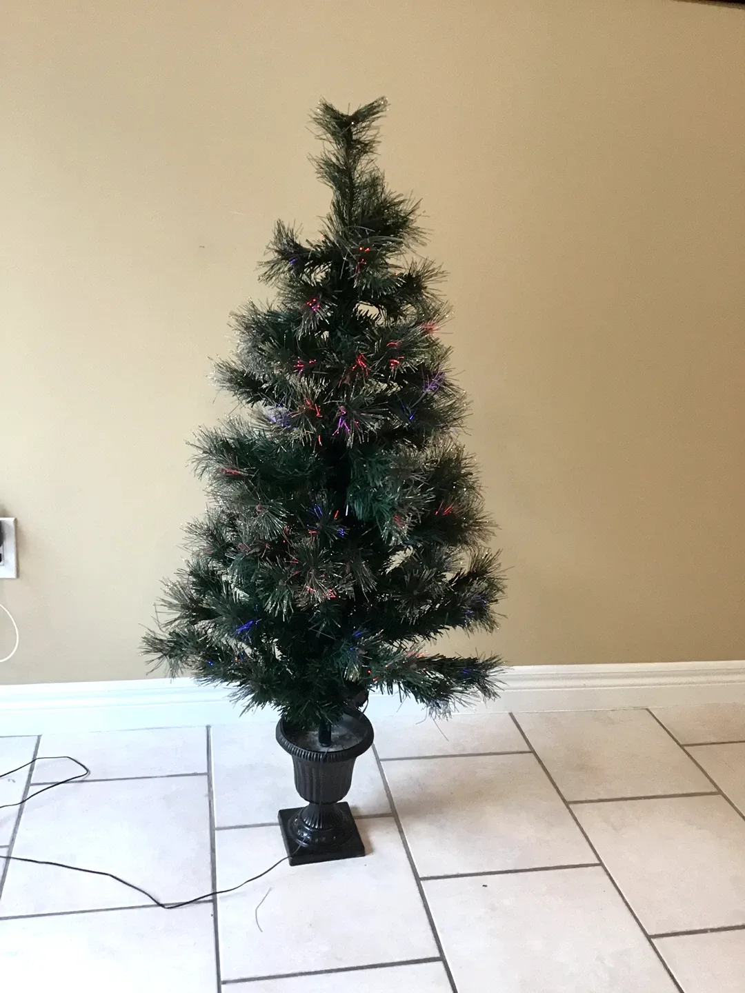 NOMA 4' Colour-Changing Fibre Optic Tree image indicator(6)