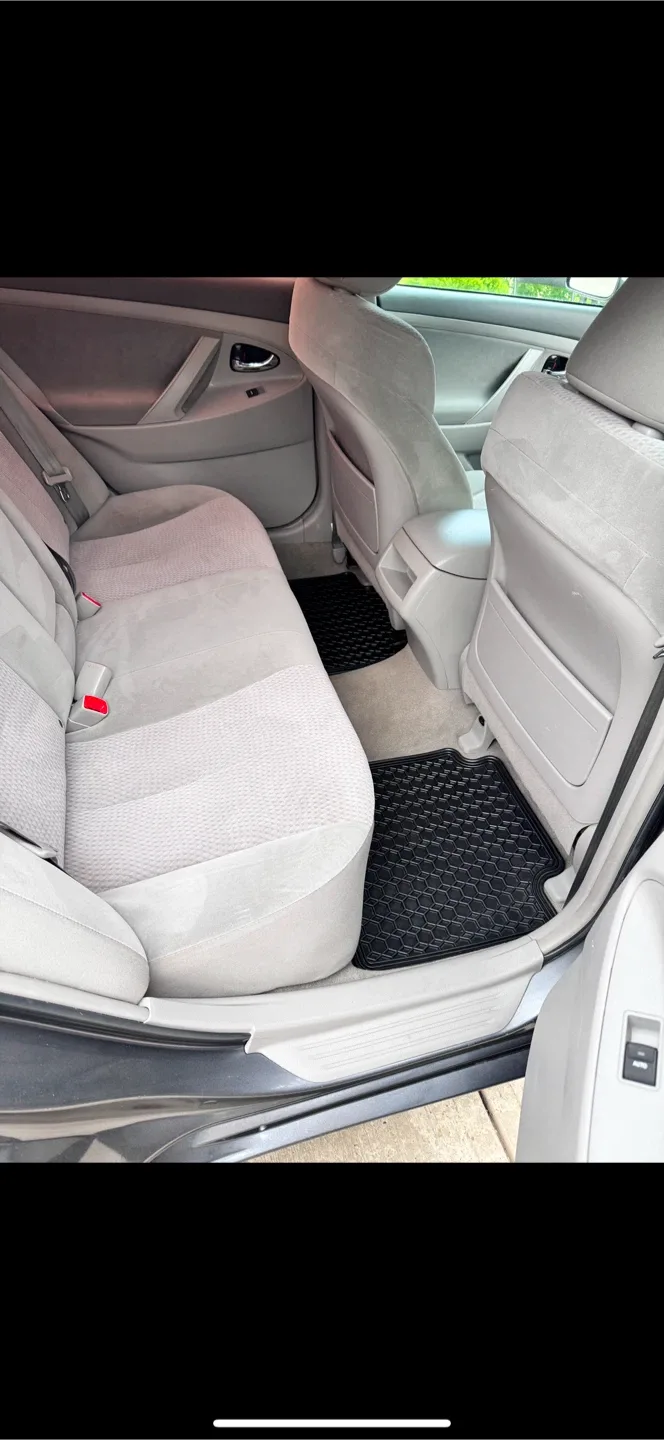 Toyota Camry LE Gray Sedan image indicator(6)