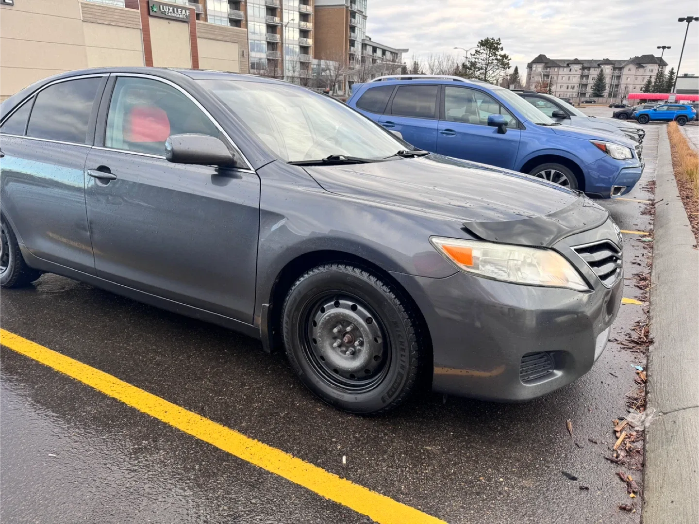 Toyota Camry LE Gray Sedan image indicator(8)