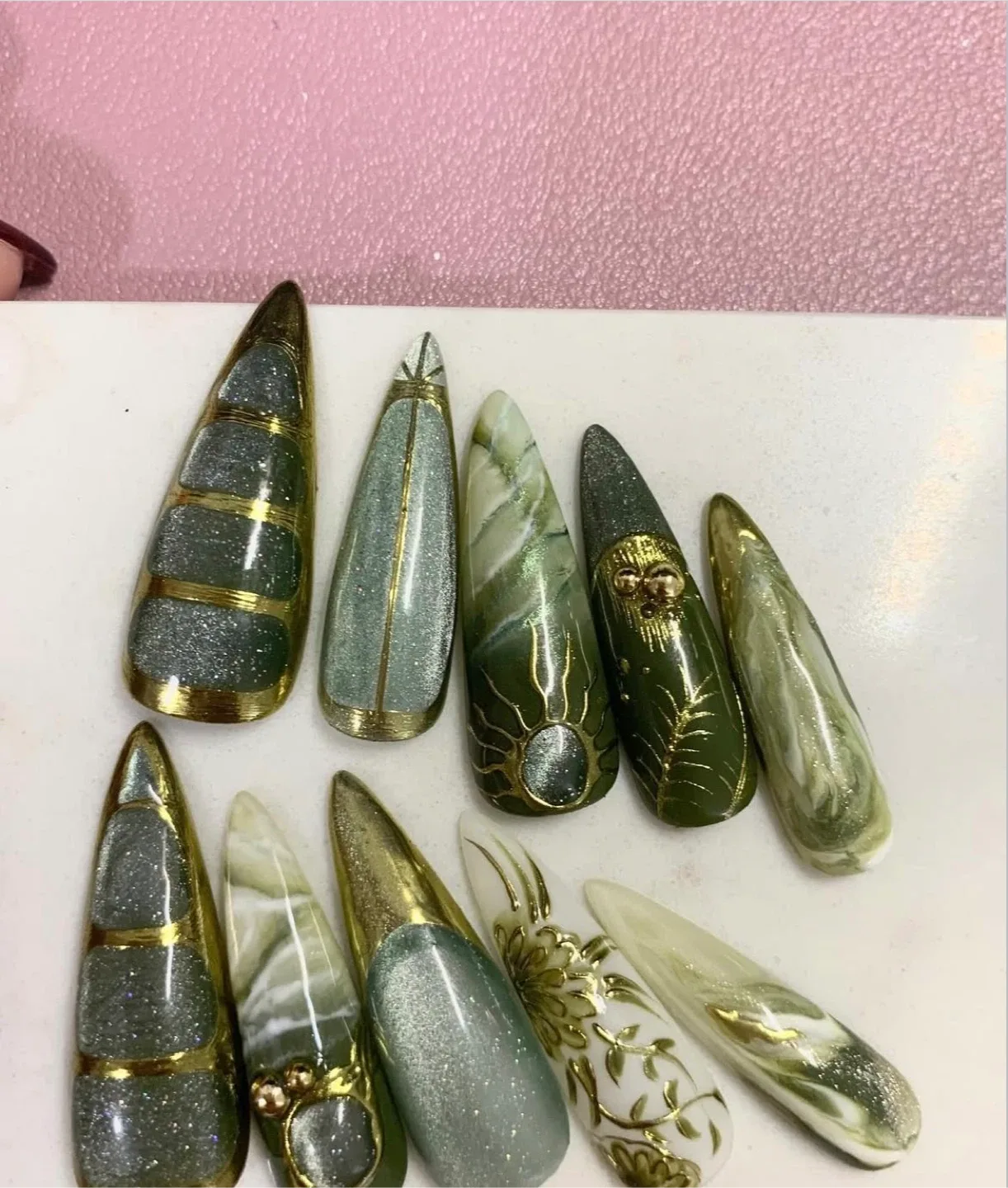 Custom Press-On Nails - Green & Gold