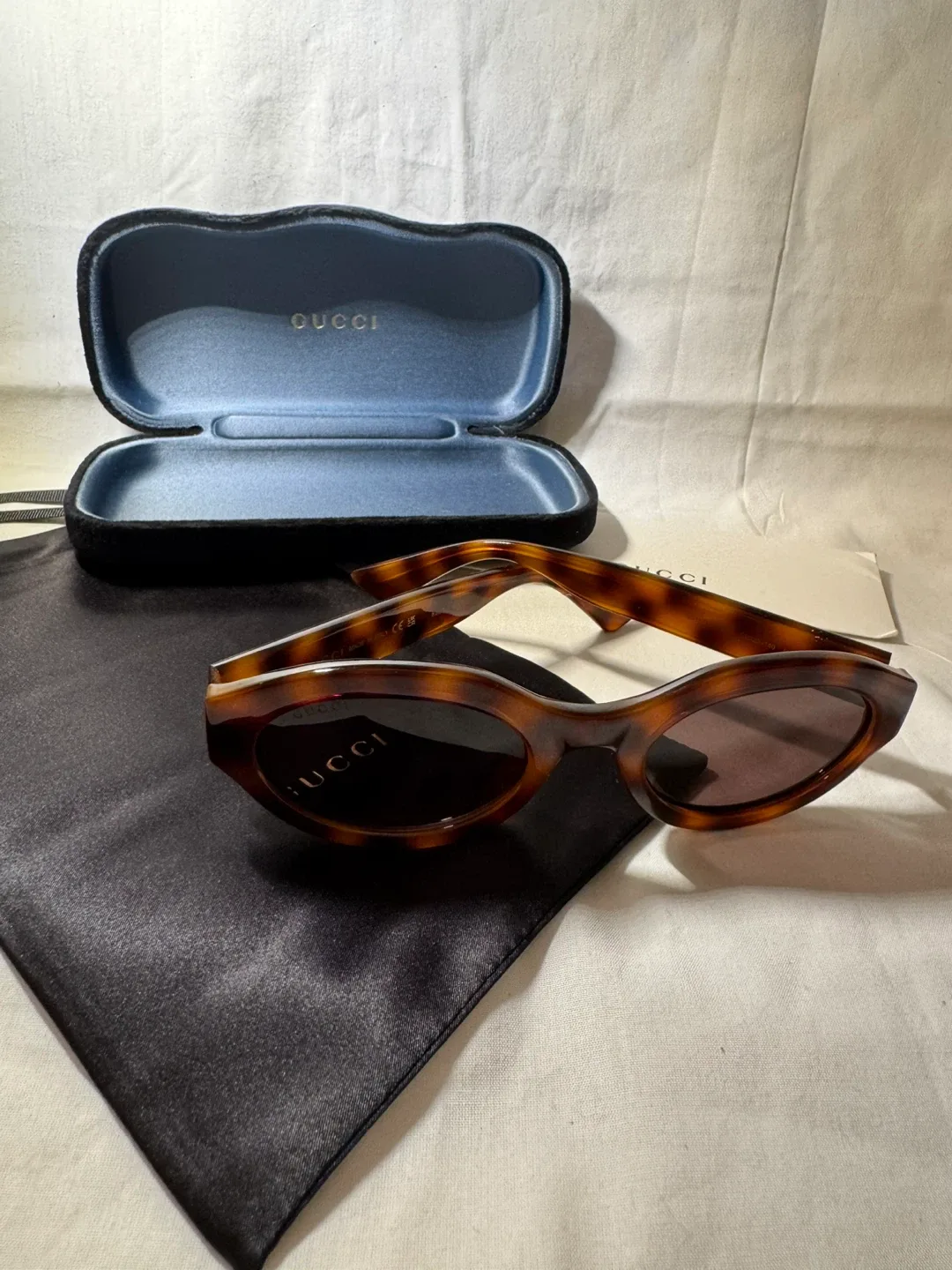 Gucci Sunglasses image indicator(2)