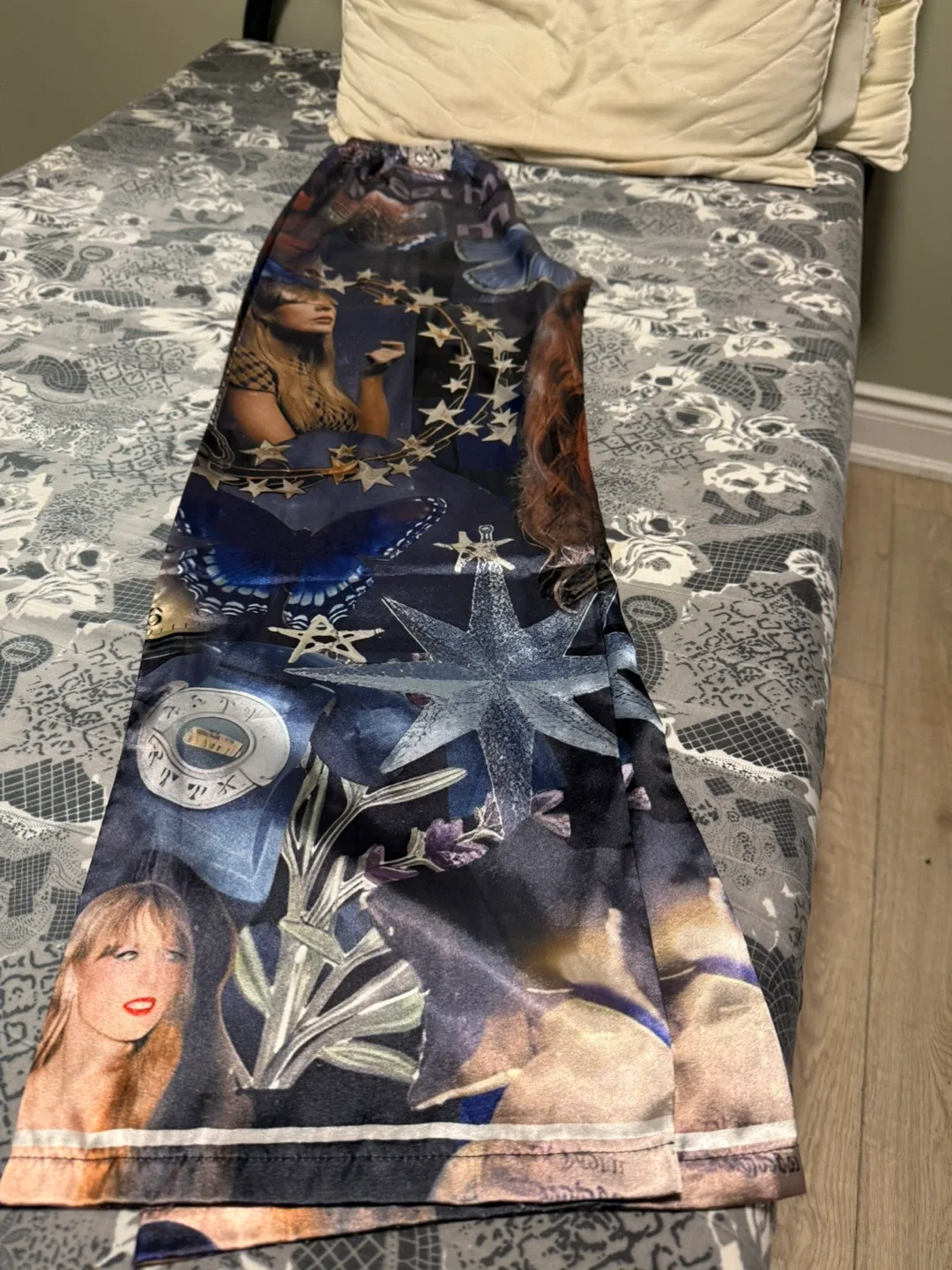 Custom Eras-Inspired Unisex Pyjamas image indicator(2)