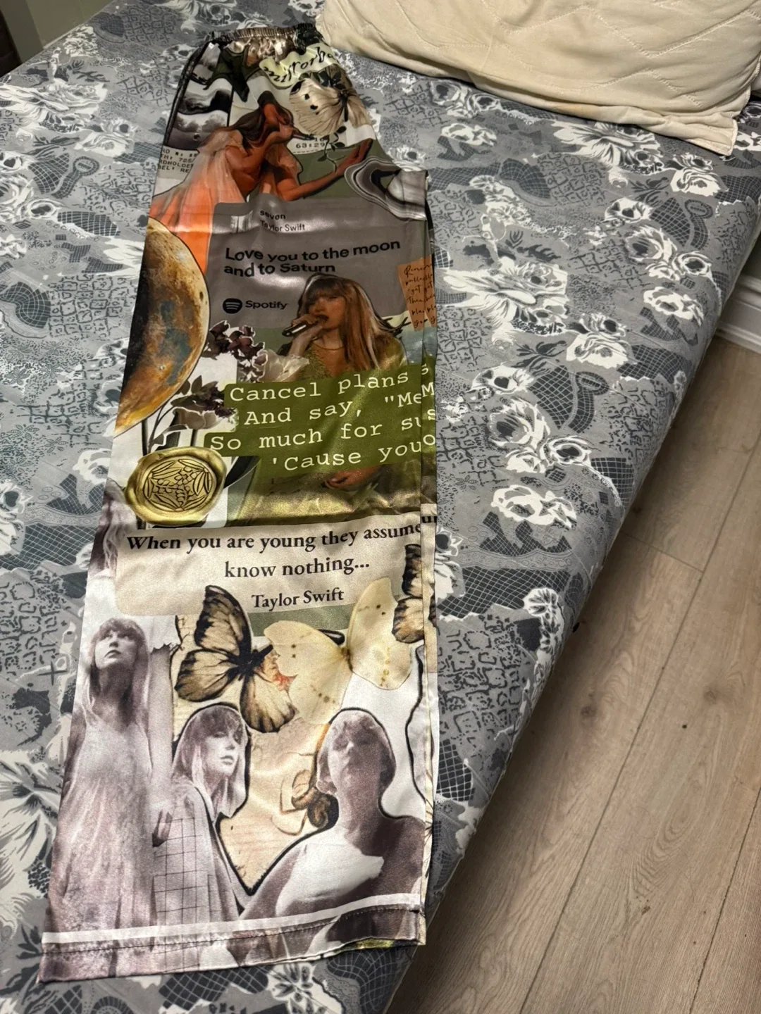 Custom Eras-Inspired Unisex Pyjamas image indicator(7)