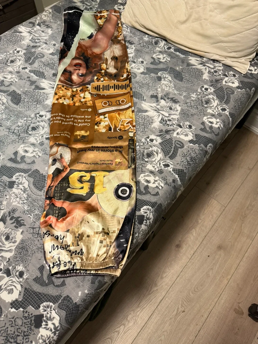 Custom Eras-Inspired Unisex Pyjamas image indicator(9)