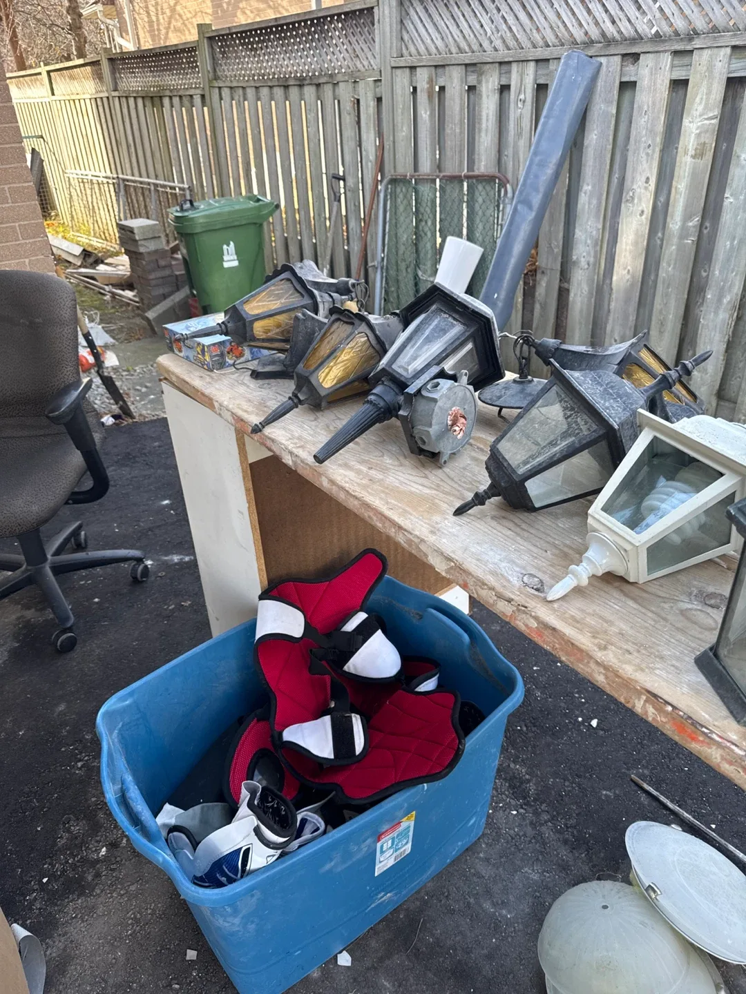 Variety of Used Lighting Fixtures image indicator(7)