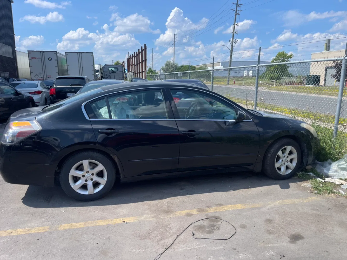 Black Nissan Altima 2.5 S image indicator(5)