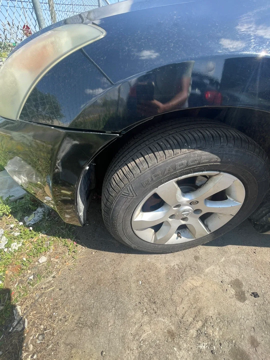 Black Nissan Altima 2.5 S image indicator(3)