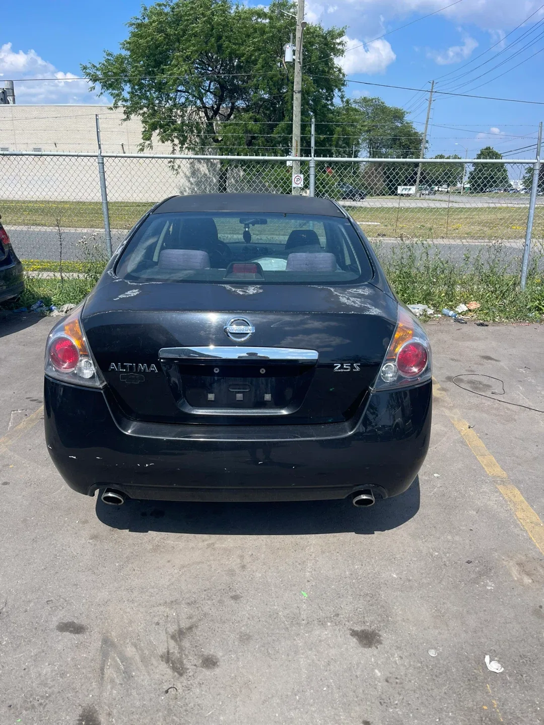 Black Nissan Altima 2.5 S image indicator(4)