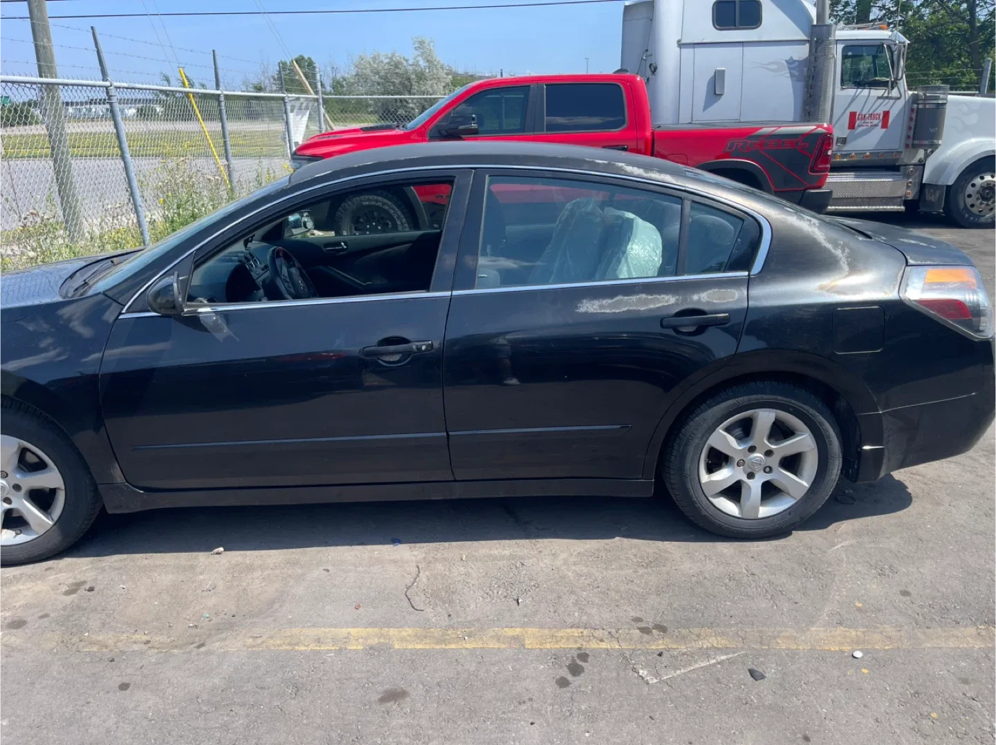 Black Nissan Altima 2.5 S image indicator(2)