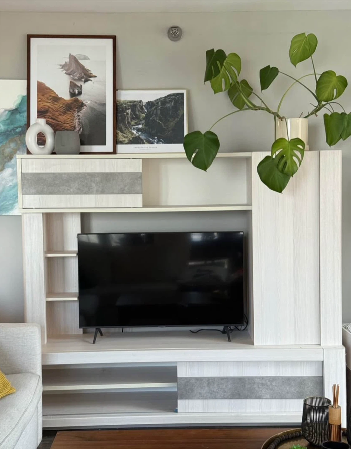 White Oak Entertainment Center / TV Stand with Storage - photo 3