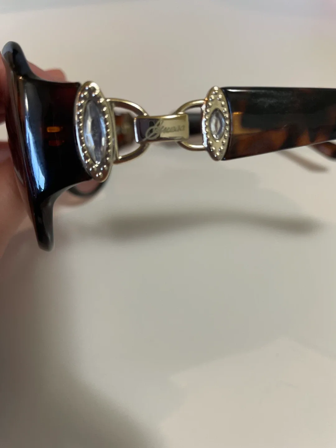 Guess Sunglasses image indicator(4)