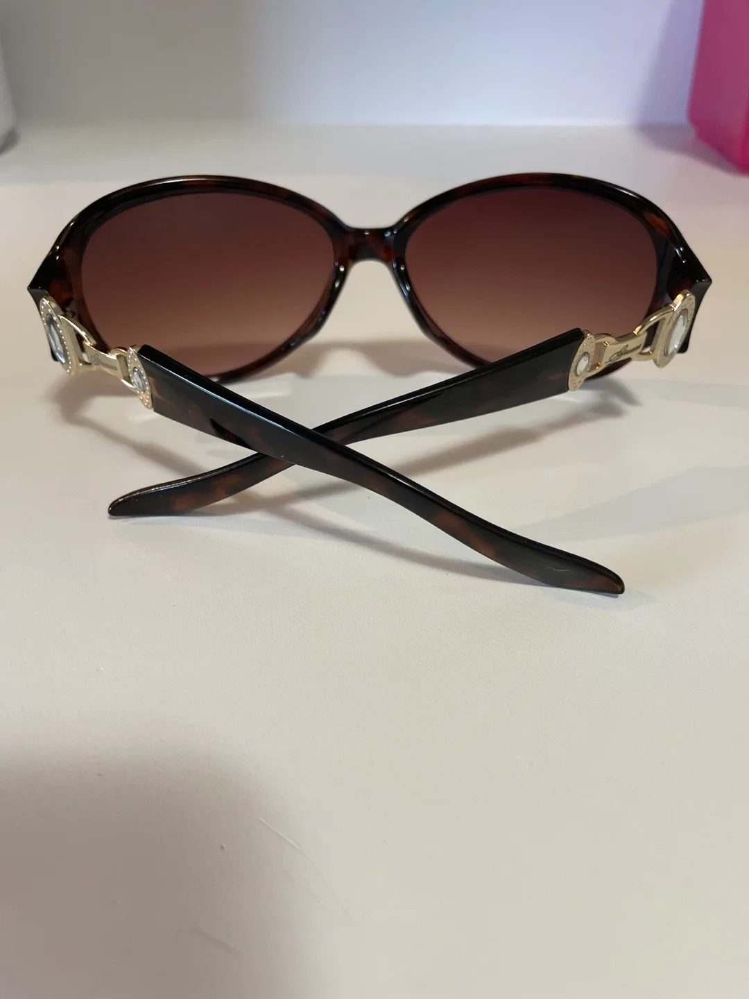 Guess Sunglasses image indicator(3)