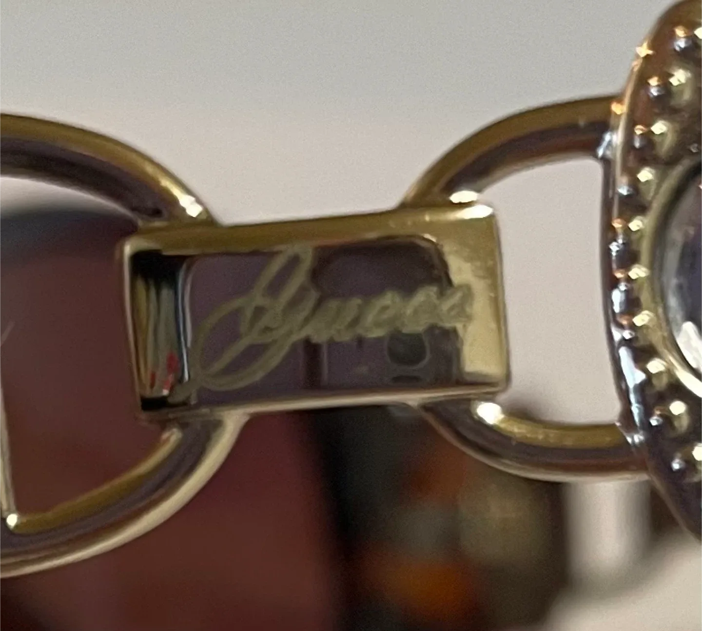 Guess Sunglasses image indicator(2)