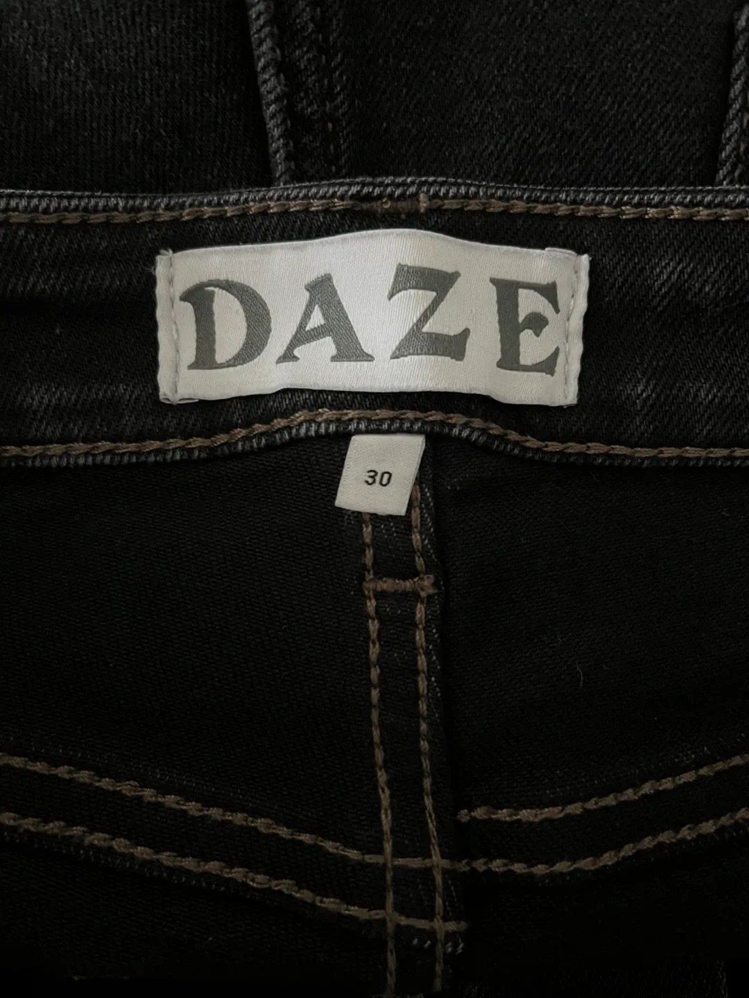DAZE Hug Black Denim Jeans - Size 30 image indicator(4)