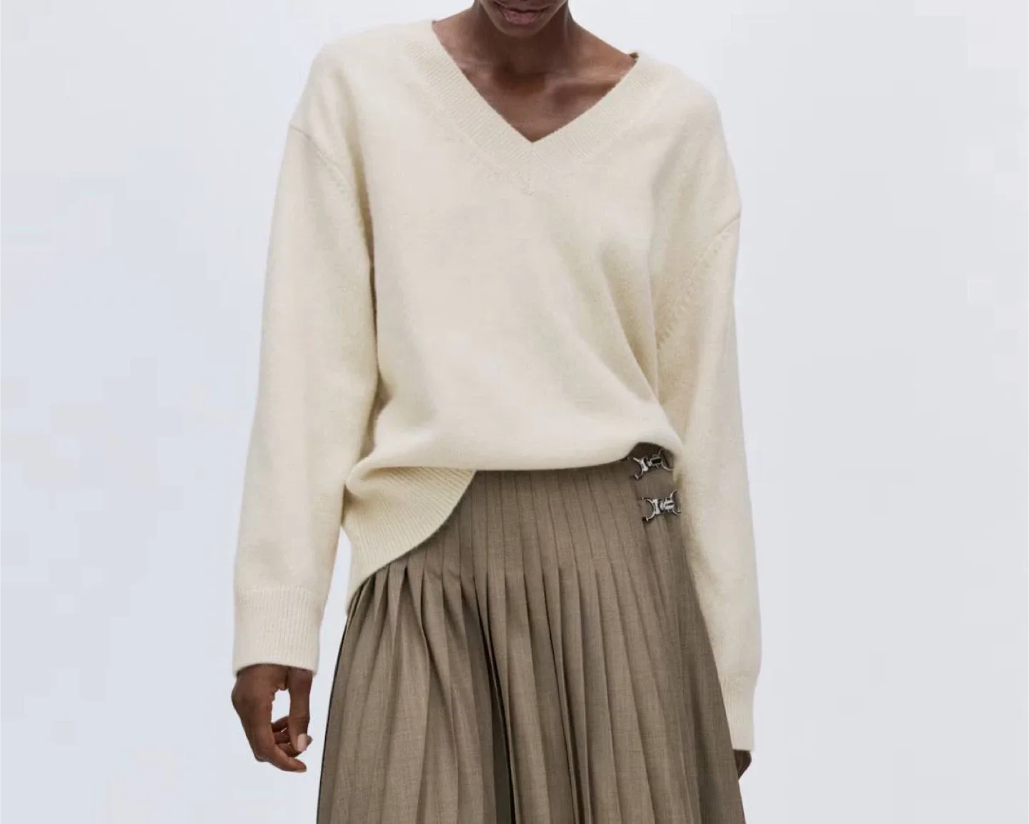 Oversized beige v neck sweater H&M, size XL