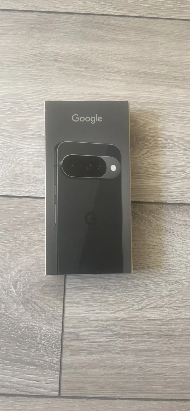 Google Pixel 10- black - 128GB - New in Box!
