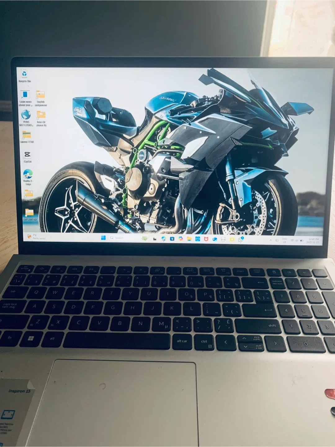 Dell Inspiron 15 3530 Laptop - Excellent Condition image indicator(4)