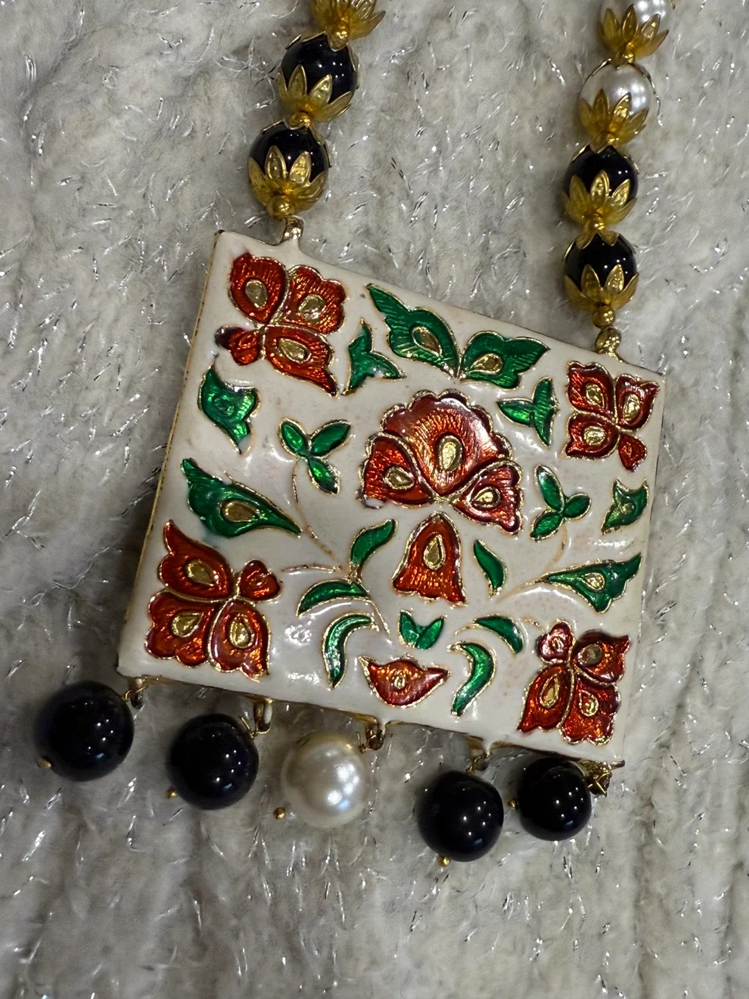 Beaded Necklace with Gemstone Pendant image indicator(8)