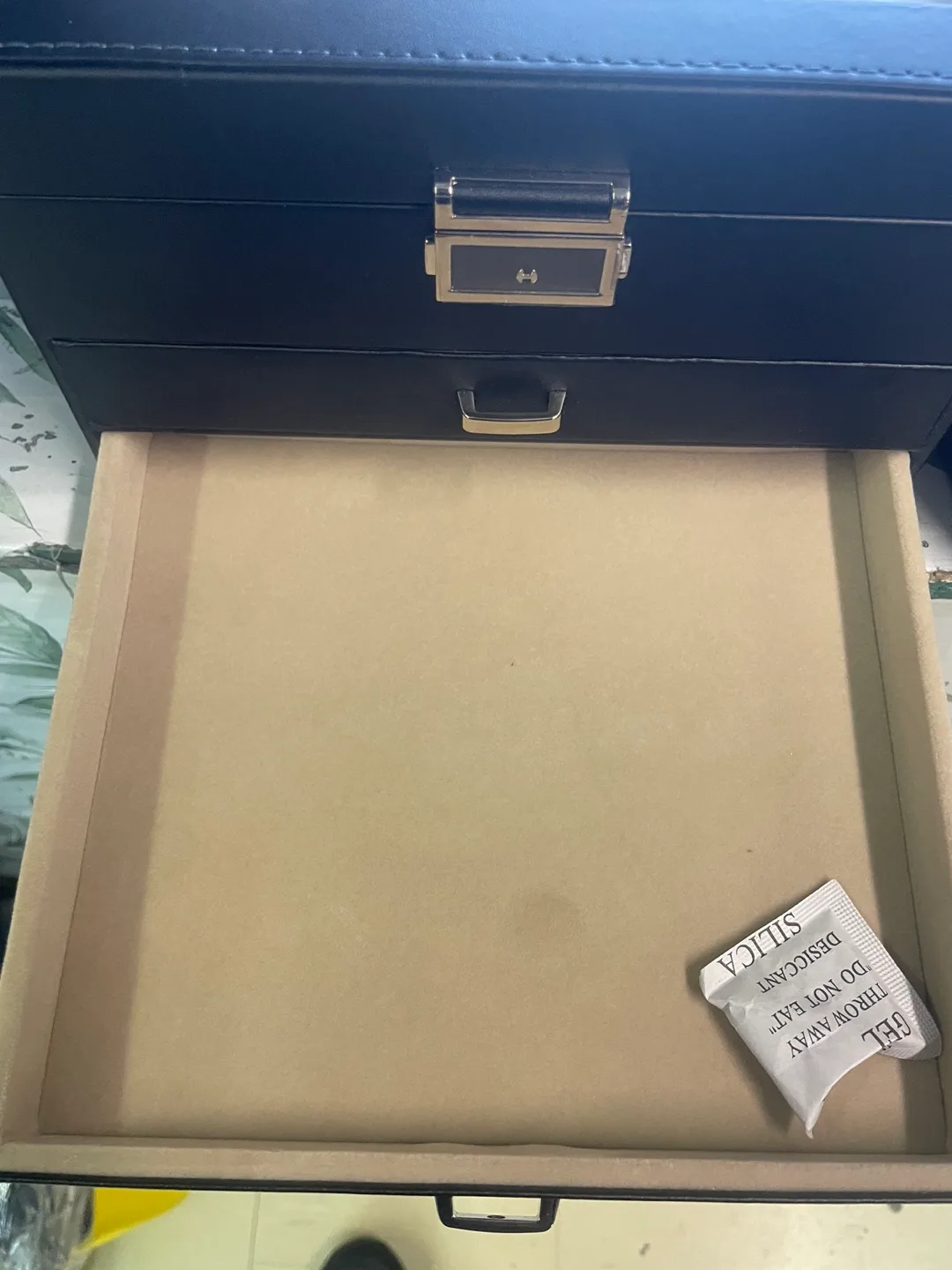 Black Jewelry Box with 3 Drawers image indicator(5)