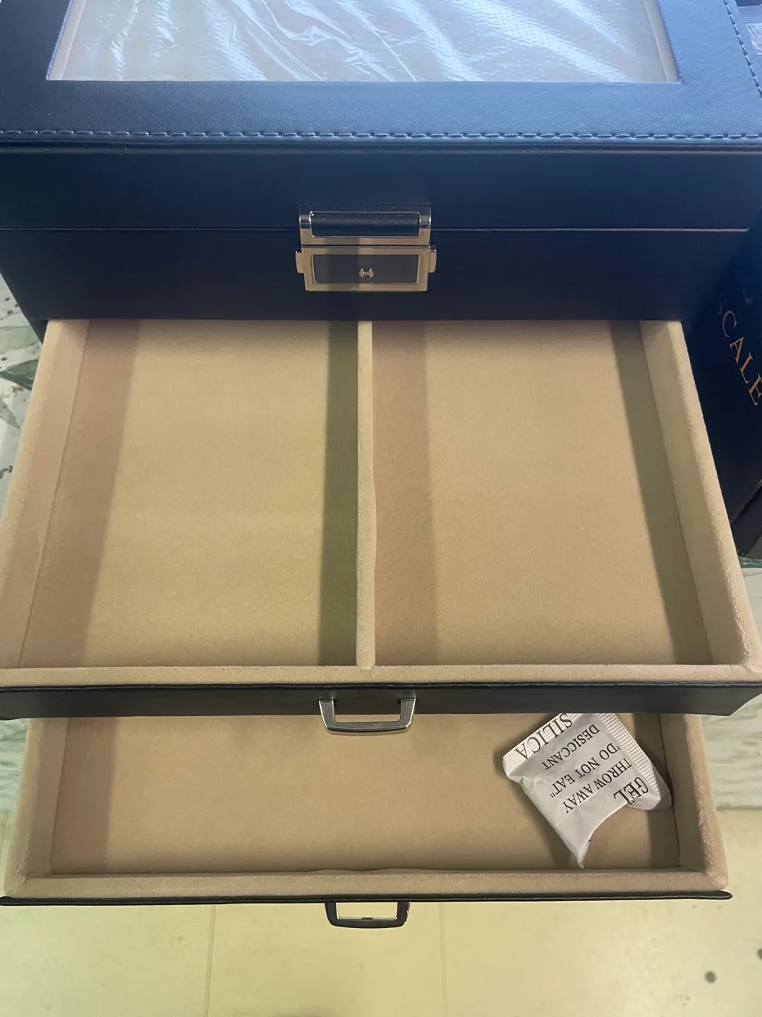 Black Jewelry Box with 3 Drawers image indicator(4)