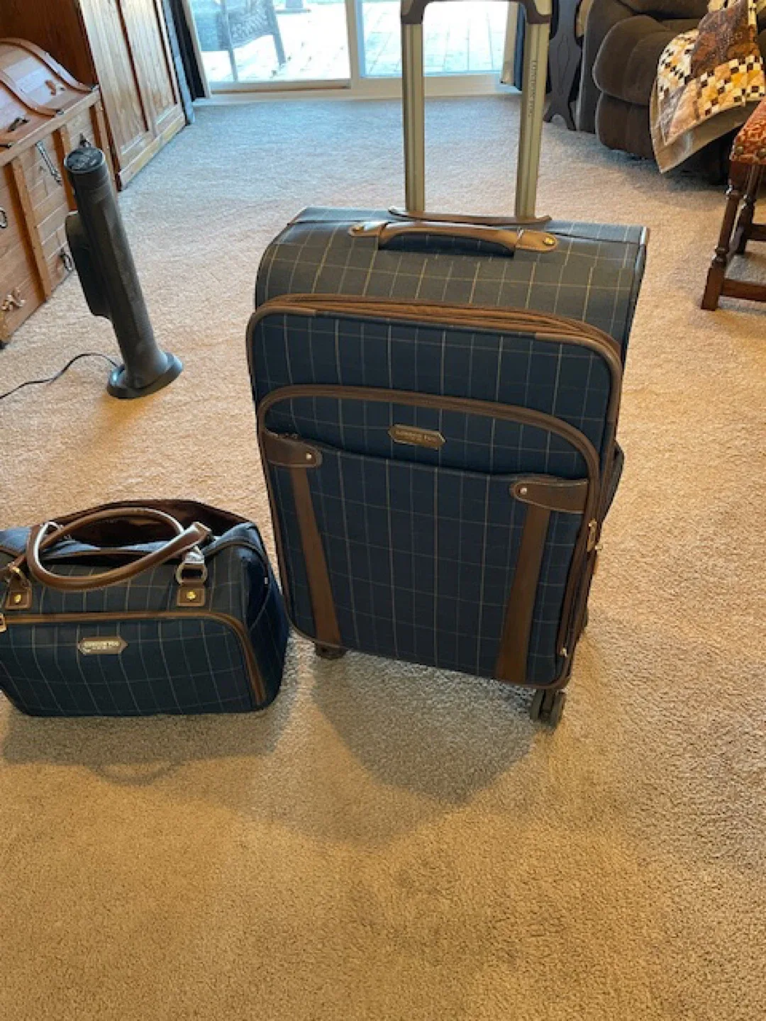 London Fog luggage image indicator(2)