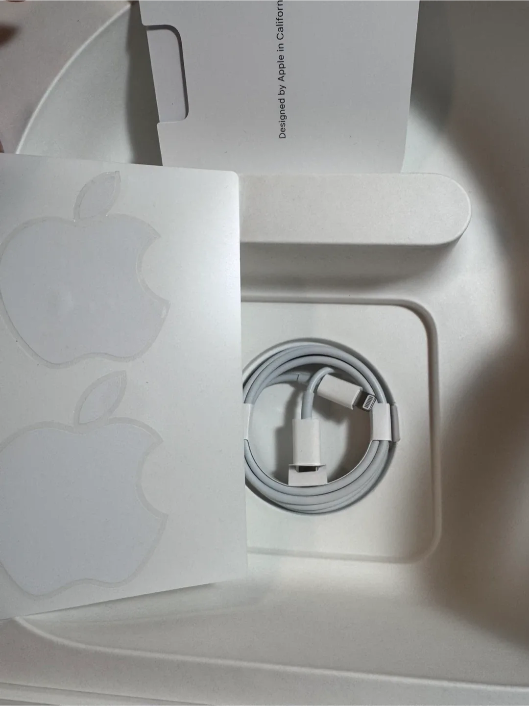 Apple Airpods Max - White image indicator(8)