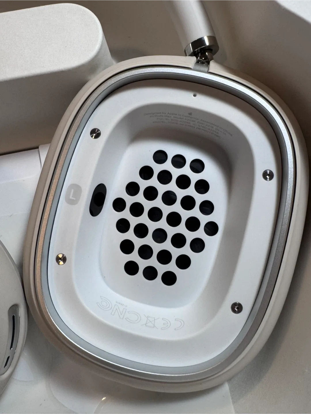 Apple Airpods Max - White image indicator(7)