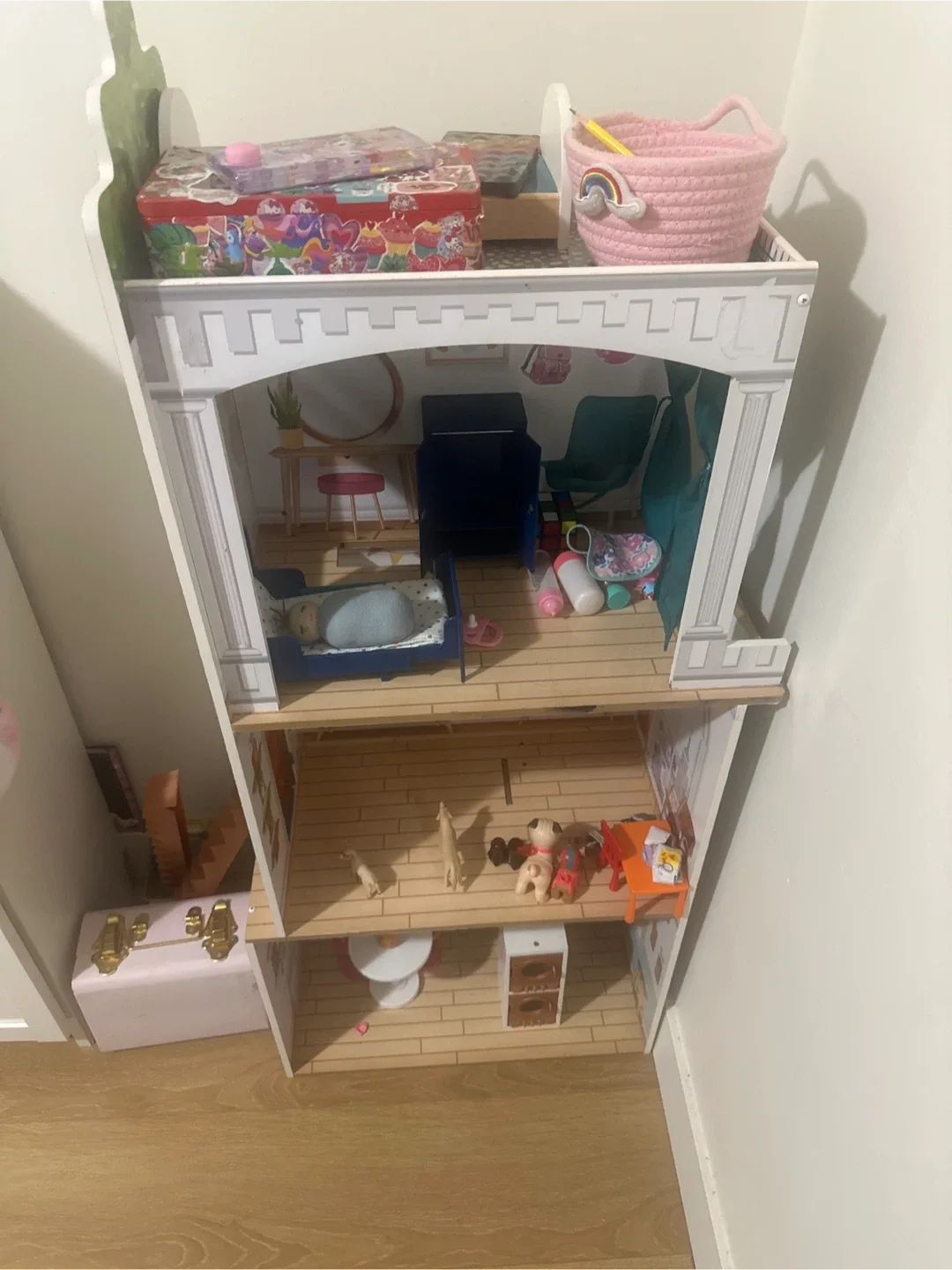 KidKraft Dollhouse image indicator(3)