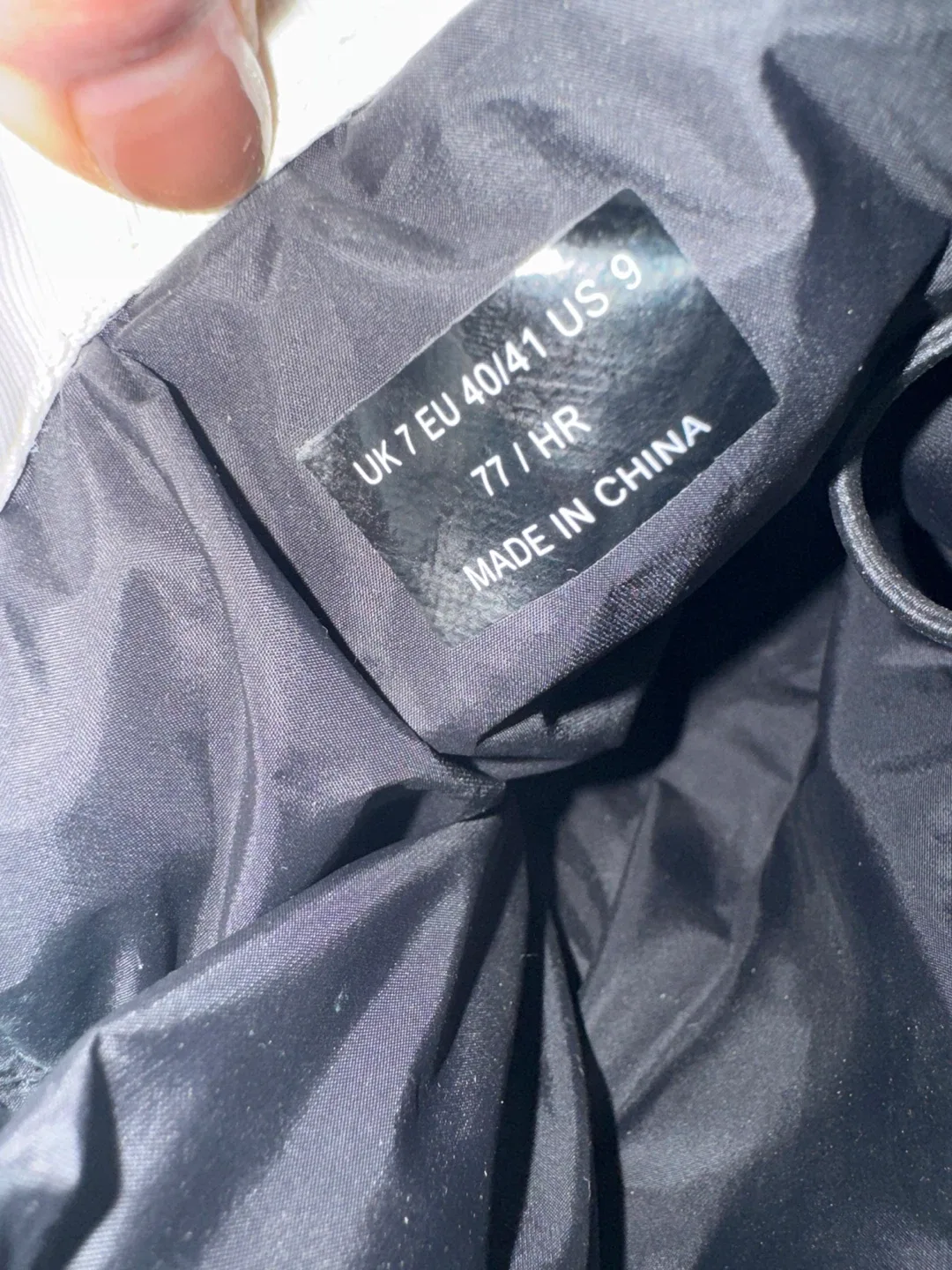 Brand new women Hunter Snow Boots - White & Black Size 9 image indicator(6)