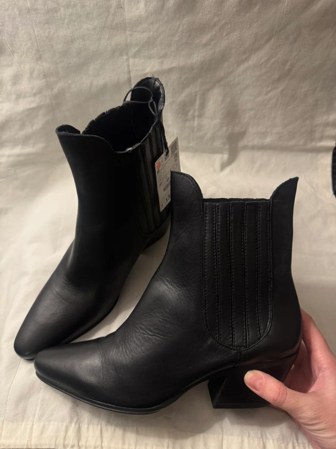 Zara boots image indicator(2)