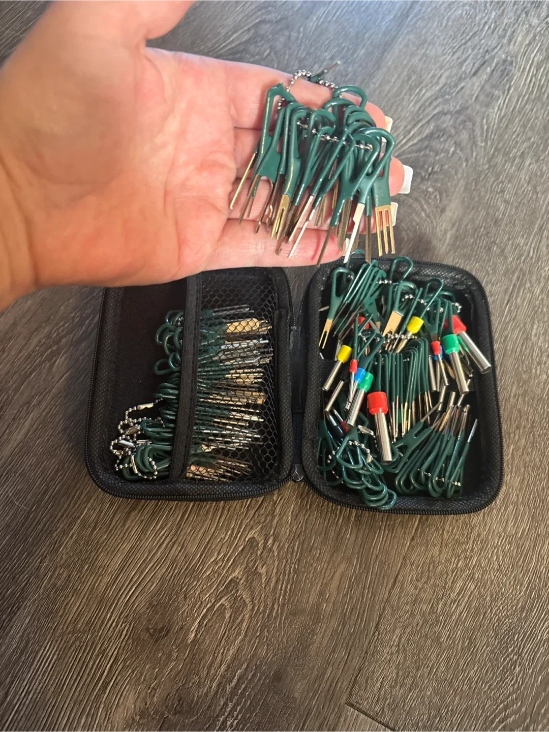 Terminal removal kit