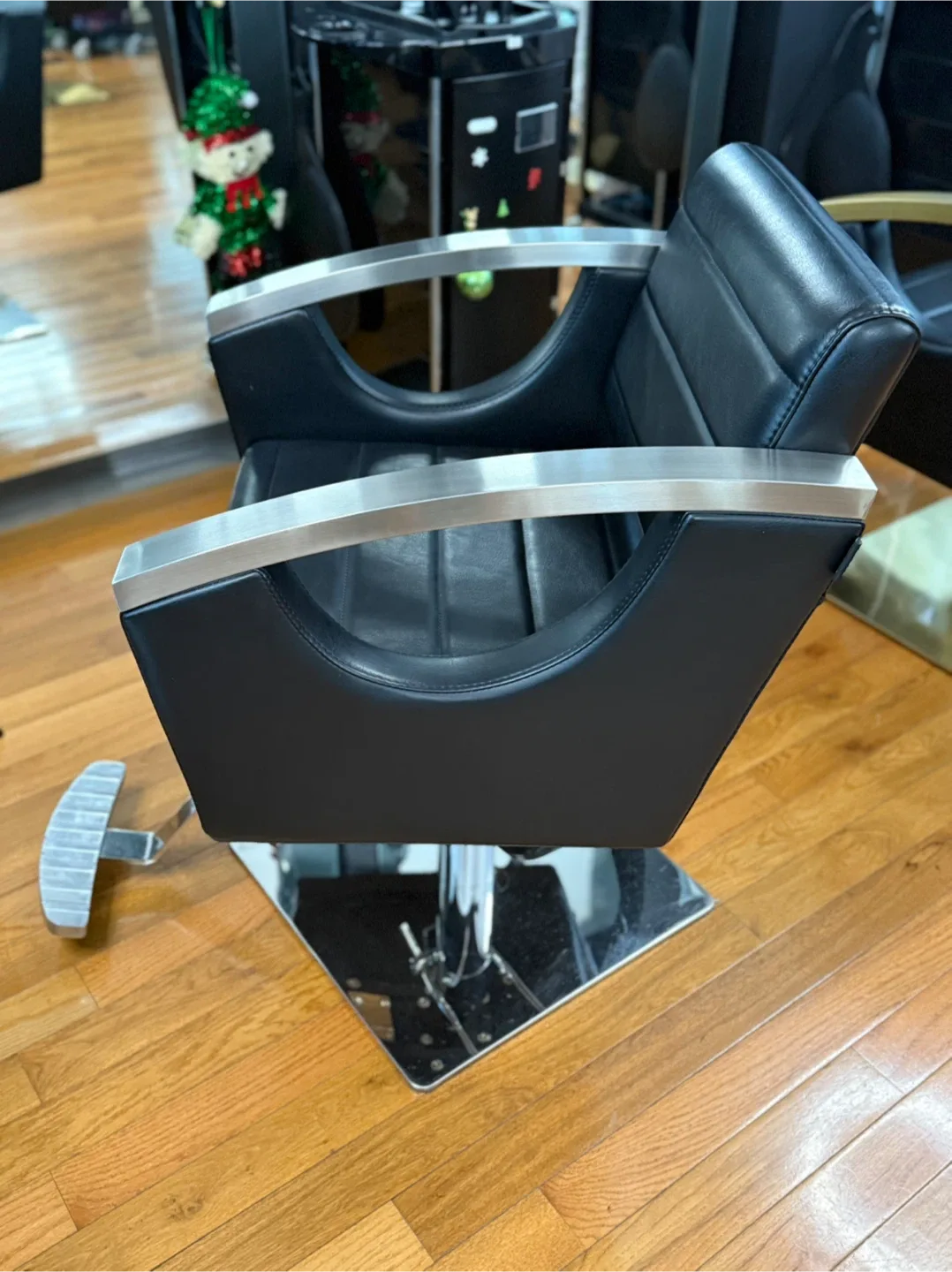 Black Salon Styling Chair