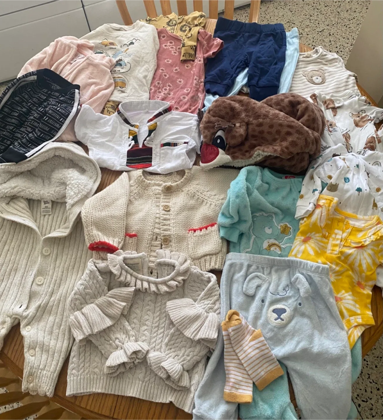 Baby Clothes Bundle - Nike, Old Navy, OshKosh B'gosh image indicator(5)