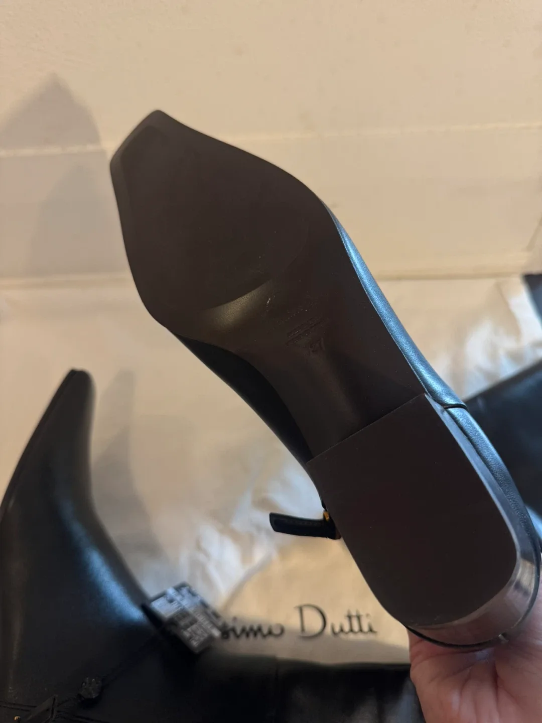 Massimo Dutti Black boots image indicator(3)