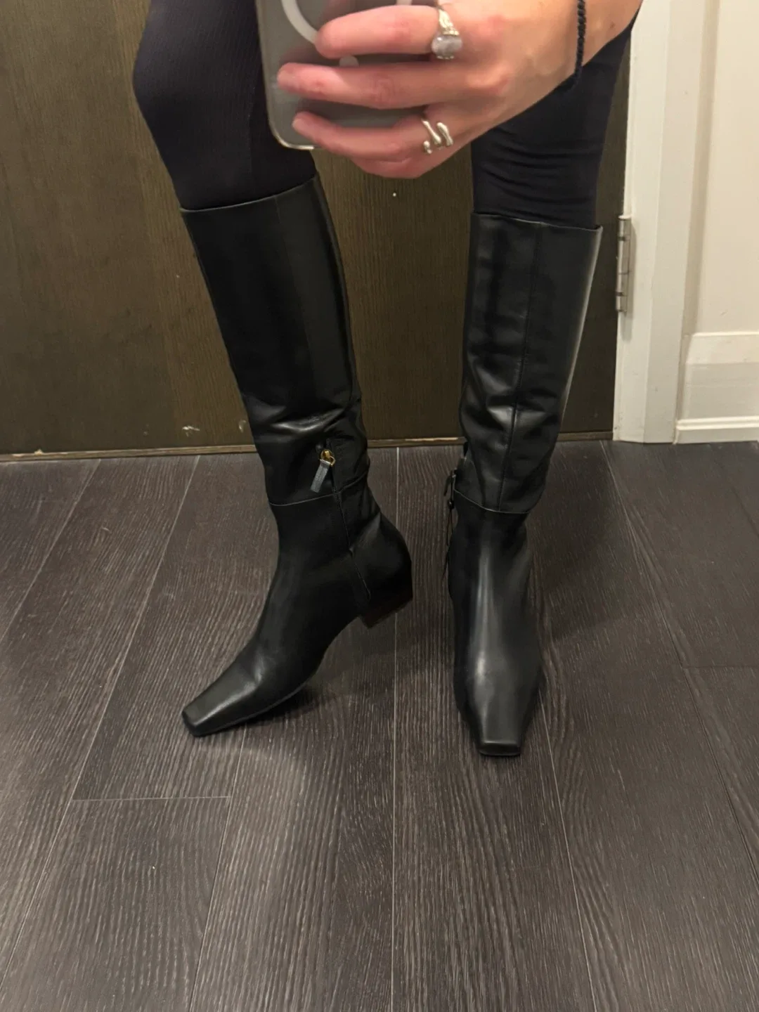 Massimo Dutti Black boots image indicator(2)